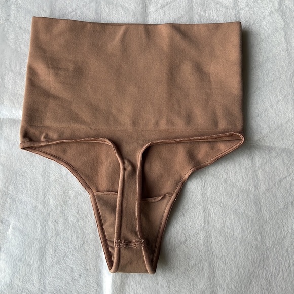 (2) Skims Core Control Thong. - Picture 4 of 7